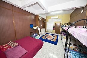 OYO 90915 Ilham Villa