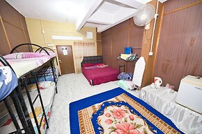 OYO 90915 Ilham Villa