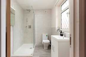 The Redbridge Sanctuary - Spacious 3bdr House With Garden