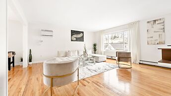 Modern Luxury Home w GameRoom & Parking