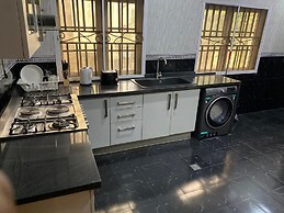 Tenny's Place Apartments Jabi