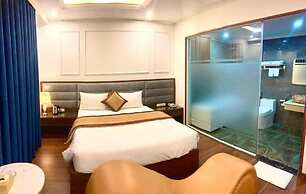 Royal Hotel Van Khe by Bay Luxury