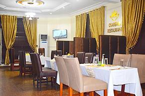 DAVIS HOTEL & SUITES