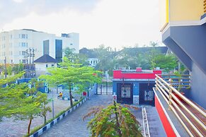 DAVIS HOTEL & SUITES