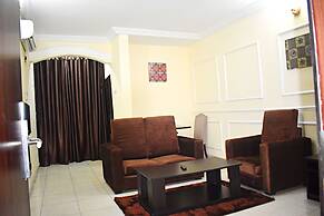 DAVIS HOTEL & SUITES