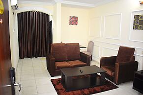 DAVIS HOTEL & SUITES