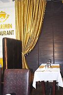 DAVIS HOTEL & SUITES