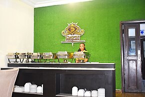 DAVIS HOTEL & SUITES