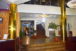 DAVIS HOTEL & SUITES