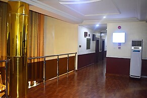 DAVIS HOTEL & SUITES