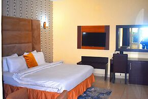 DAVIS HOTEL & SUITES