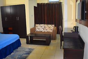 DAVIS HOTEL & SUITES