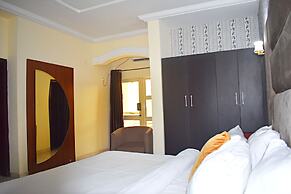 DAVIS HOTEL & SUITES