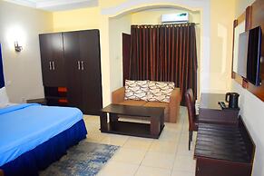 DAVIS HOTEL & SUITES