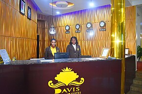 DAVIS HOTEL & SUITES