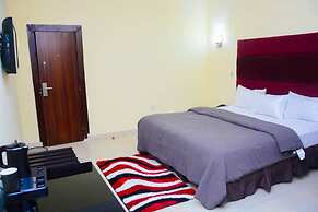 DAVIS HOTEL & SUITES