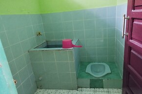 SPOT ON 93535 Pondok Gusang Kuala Near Pelabuhan H Basran