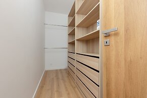 Minimalist Apartment in Łódź by Renters