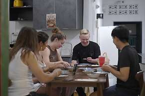 Comfort Hostel Phuket Old Town by MaTong