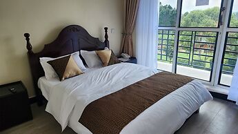 Peak Hotel