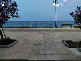 Modern Cozy VerGian Studio in the Beach