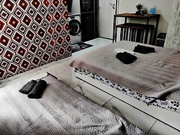 Modern Cozy VerGian Studio in the Beach