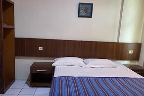 OYO 93502 Homestay Pakmuklis Syariah 2