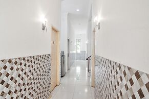 OYO 93499 Pondok Sentosa Near UPH