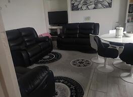 Self Contained 2 Bedrooms House Free Parking