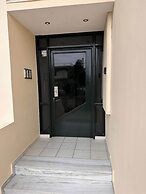 VerGian Brand New Apt at Agioi Theodoroi