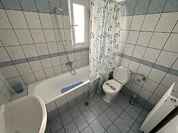 VerGian Brand New Apt at Agioi Theodoroi