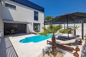 Modern Holiday House Jadranka With Pool