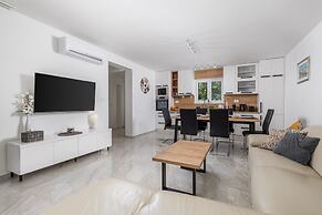 Modern Holiday House Jadranka With Pool