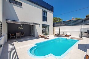 Modern Holiday House Jadranka With Pool