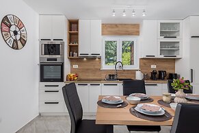 Modern Holiday House Jadranka With Pool