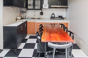 OYO 93500 Rizki Residence TOS Syariah Near PT Bank KB Bukopin Tbk