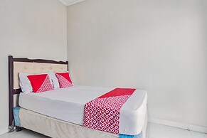 OYO 93500 Rizki Residence TOS Syariah Near PT Bank KB Bukopin Tbk