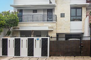 OYO 93500 Rizki Residence TOS Syariah Near PT Bank KB Bukopin Tbk