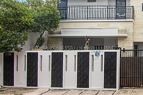 OYO 93500 Rizki Residence TOS Syariah Near PT Bank KB Bukopin Tbk