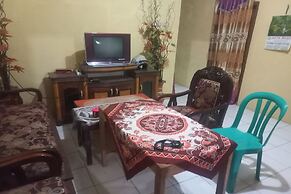 SPOT ON 93542 Suripah Kostel Syariah