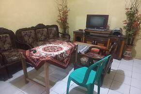 SPOT ON 93542 Suripah Kostel Syariah