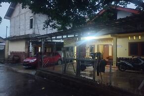 SPOT ON 93542 Suripah Kostel Syariah