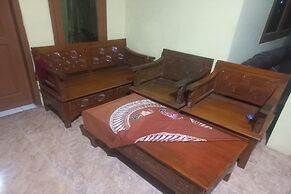 SPOT ON 93542 Suripah Kostel Syariah