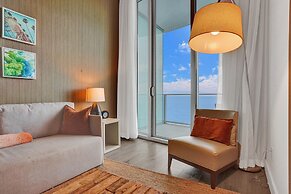 Beachfront 1 bedroom in a lux building