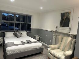 Arden House NEC Birmingham & Airport