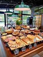 Celeiro Lake Village