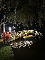 Celeiro Lake Village