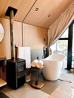 Celeiro Lake Village