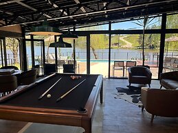 Celeiro Lake Village