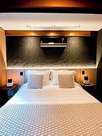 Celeiro Lake Village